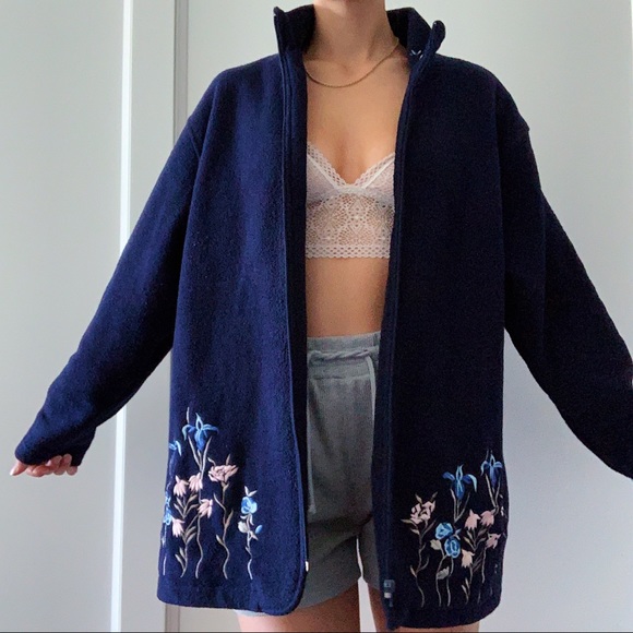 floral embroidered fleece zip-up 🌸 - Picture 2 of 6